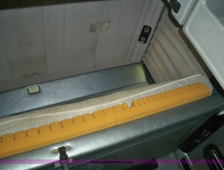 image for item 7539 1996 Mack E7-427 MAC semi with sleeper