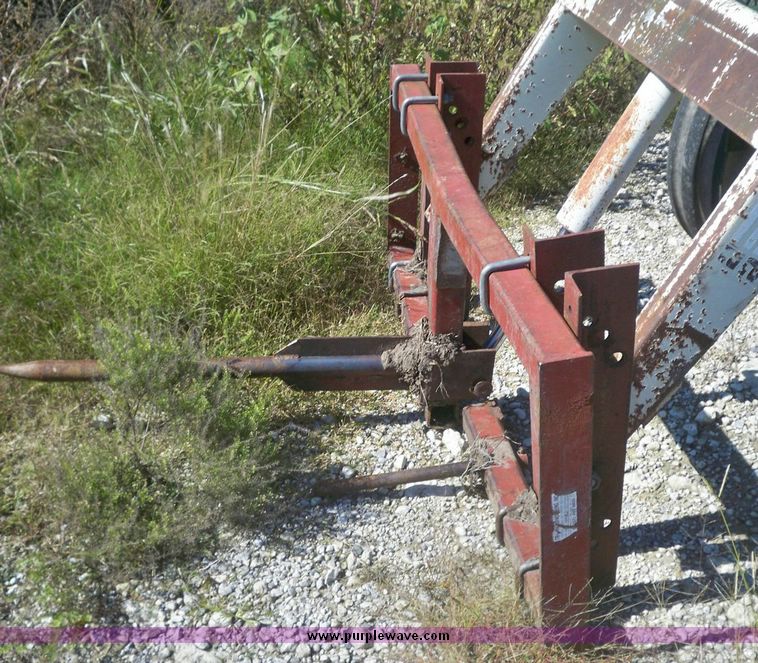 image for item 7540 Deutz D6206 tractor with Farm Hand 22-25110 loader