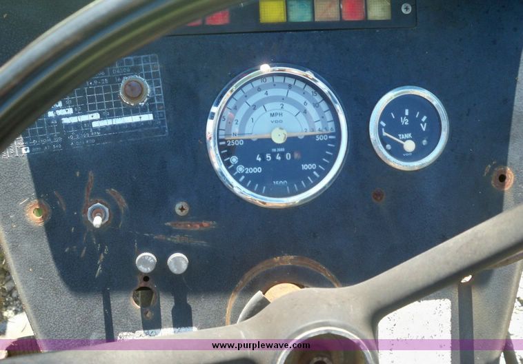 image for item 7540 Deutz D6206 tractor with Farm Hand 22-25110 loader