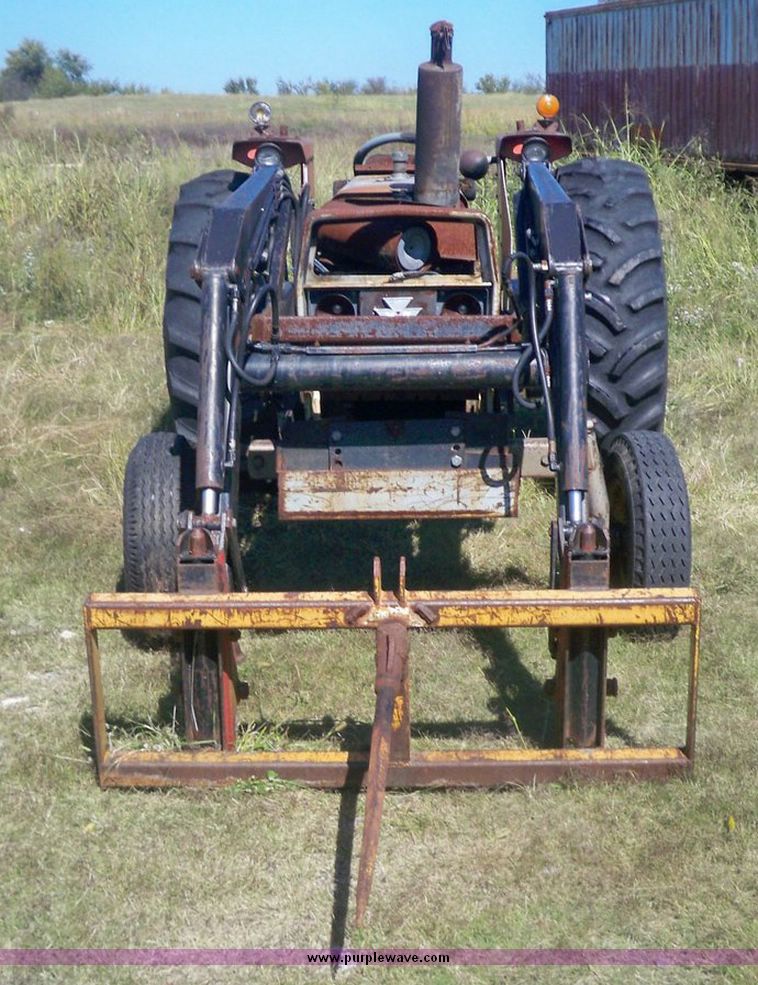 image for item 7542 Massey Fergusen 285 tractor with Westendorf TA26 loader