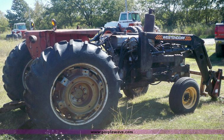 image for item 7542 Massey Fergusen 285 tractor with Westendorf TA26 loader