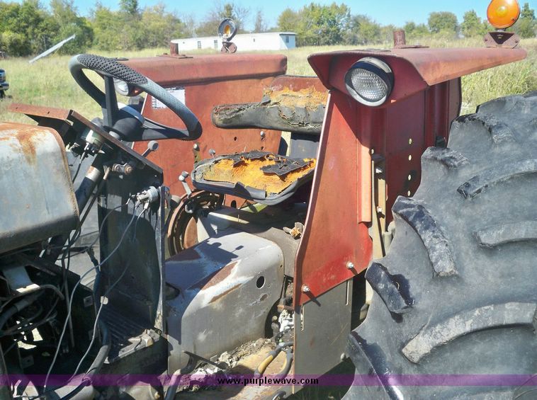 image for item 7542 Massey Fergusen 285 tractor with Westendorf TA26 loader