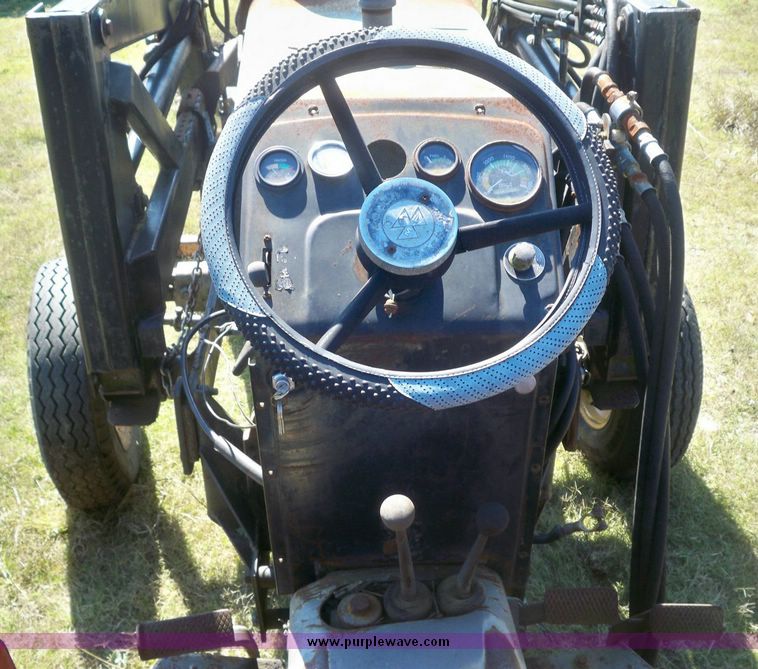 image for item 7542 Massey Fergusen 285 tractor with Westendorf TA26 loader