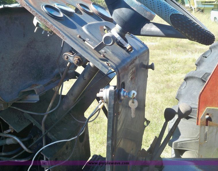 image for item 7542 Massey Fergusen 285 tractor with Westendorf TA26 loader