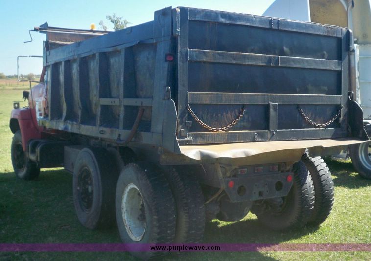 image for item 7544 1970 International F2050 dump truck