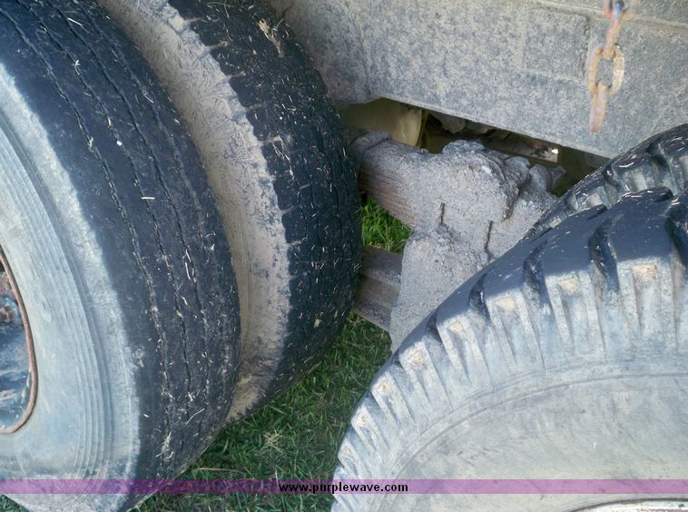 image for item 7544 1970 International F2050 dump truck