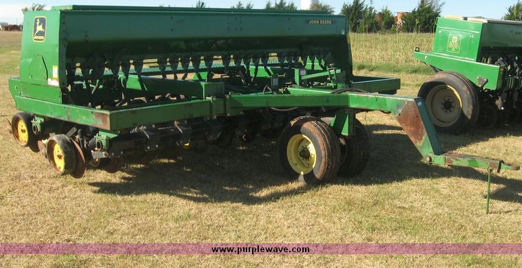 image for item 7990 John Deere 750 disc drill