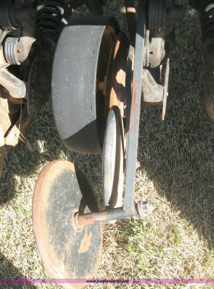 image for item 7990 John Deere 750 disc drill