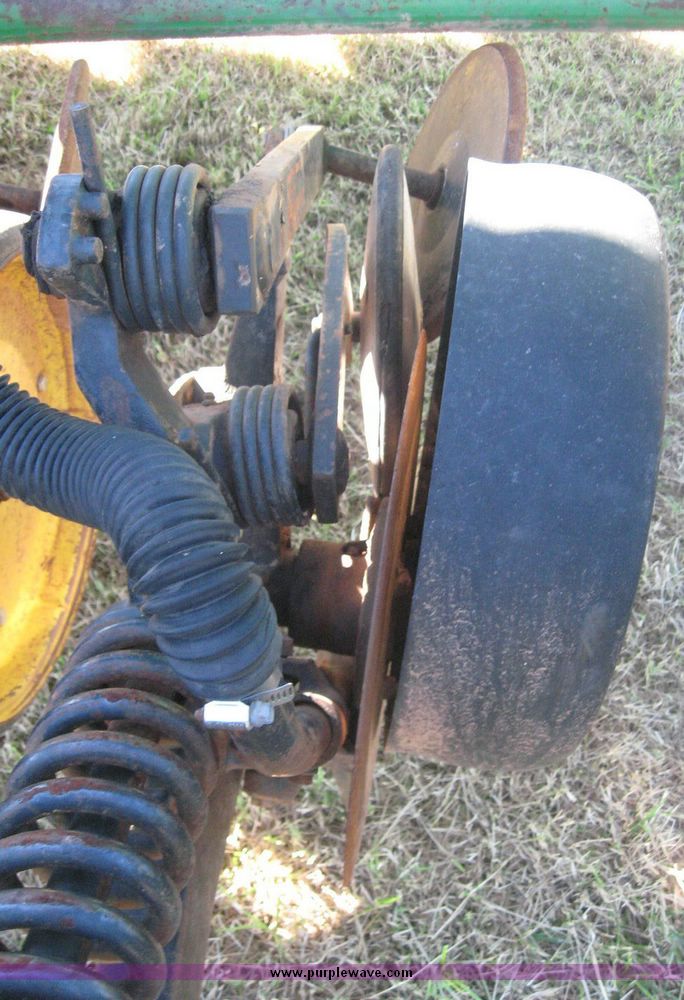 image for item 7990 John Deere 750 disc drill