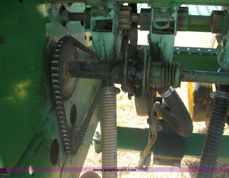 image for item 7990 John Deere 750 disc drill