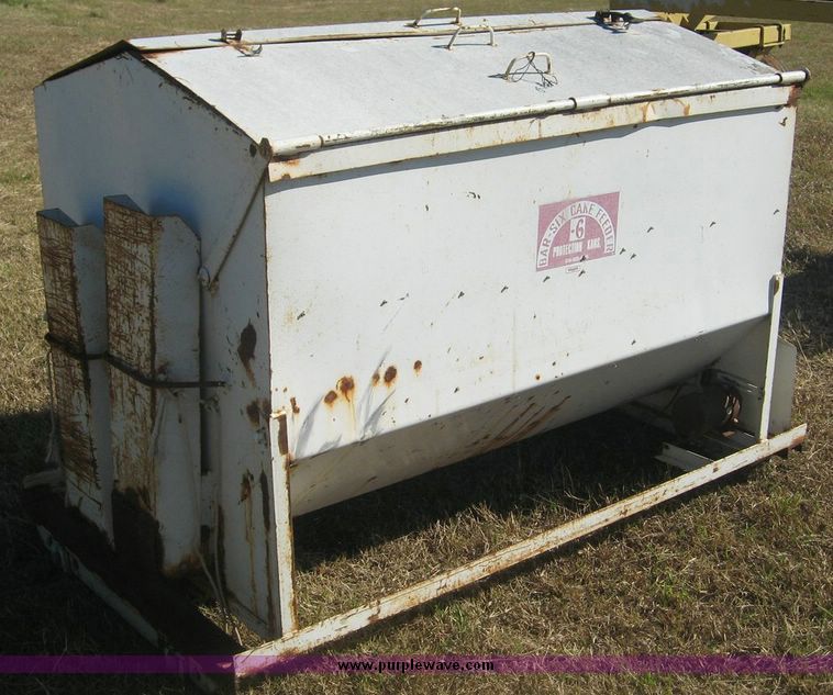 image for item 7991 Bar-Six pickup bed mount cake feeder