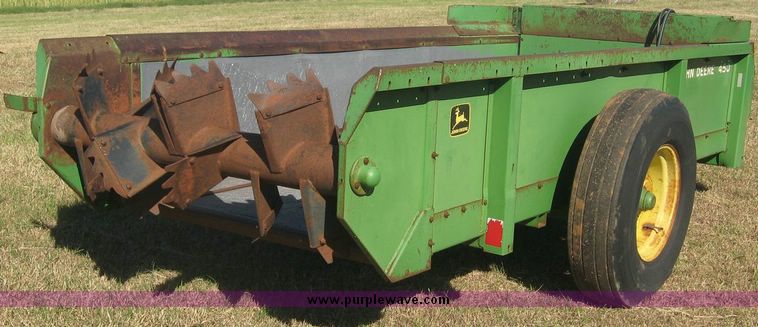image for item 7993 John Deere 450 manure spreader