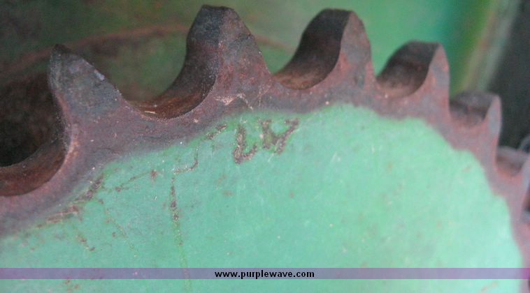 image for item 7993 John Deere 450 manure spreader