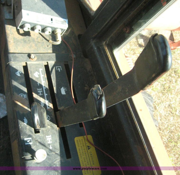 image for item 7996 Hesston 6450 Self propelled swather