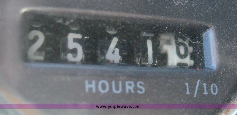 image for item 7996 Hesston 6450 Self propelled swather