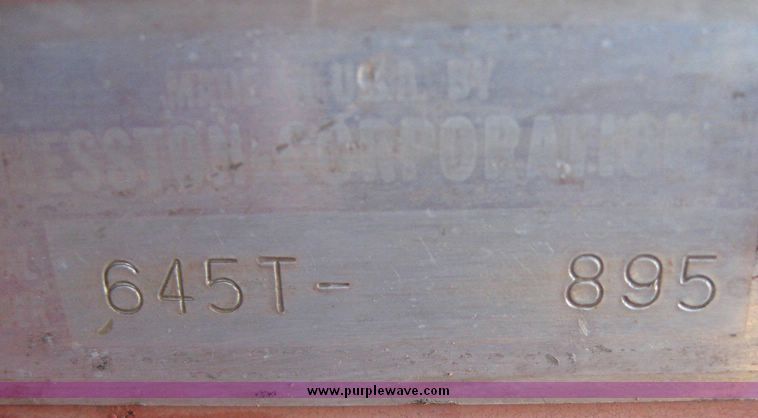 image for item 7996 Hesston 6450 Self propelled swather