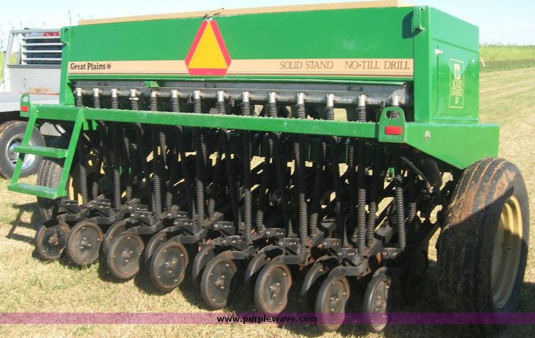 image for item 7998 Great Plains Solid Stand 10 No Till double disc drill