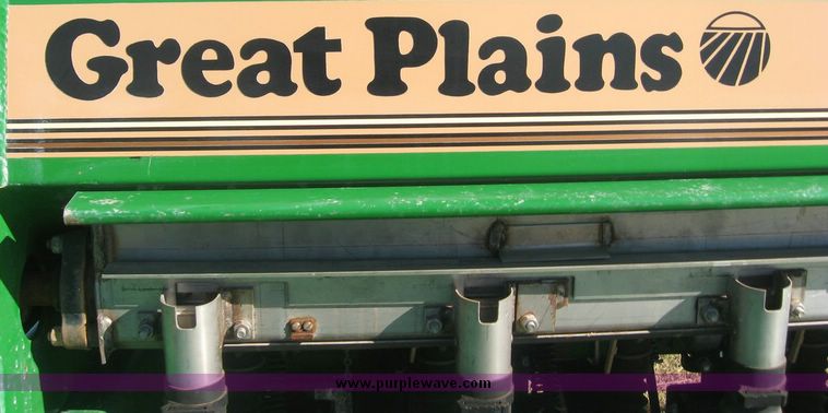 image for item 7998 Great Plains Solid Stand 10 No Till double disc drill
