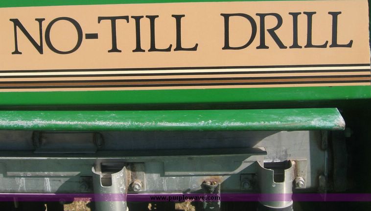 image for item 7998 Great Plains Solid Stand 10 No Till double disc drill