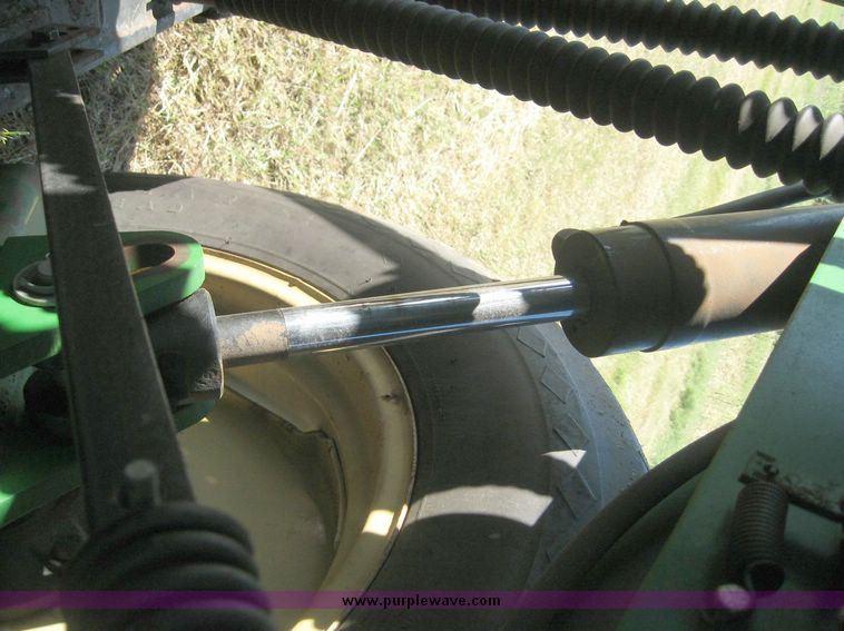 image for item 7998 Great Plains Solid Stand 10 No Till double disc drill