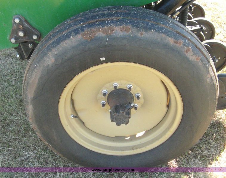 image for item 7998 Great Plains Solid Stand 10 No Till double disc drill