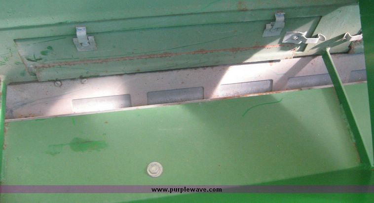 image for item 7998 Great Plains Solid Stand 10 No Till double disc drill