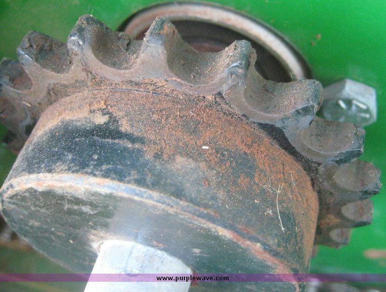 image for item 7998 Great Plains Solid Stand 10 No Till double disc drill