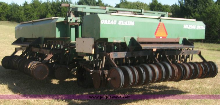 image for item 8000 Great Plains double disc drill