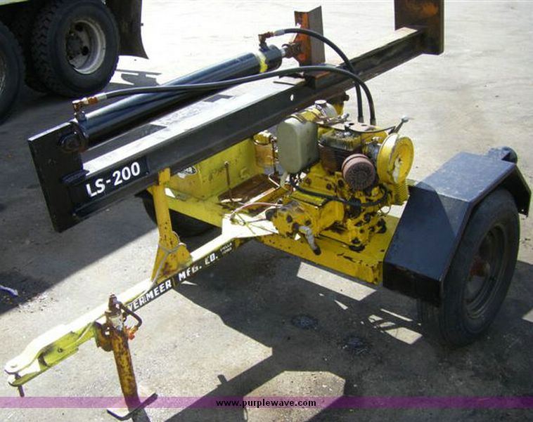image for item 1006 Vermeer trailer-able log splitter
