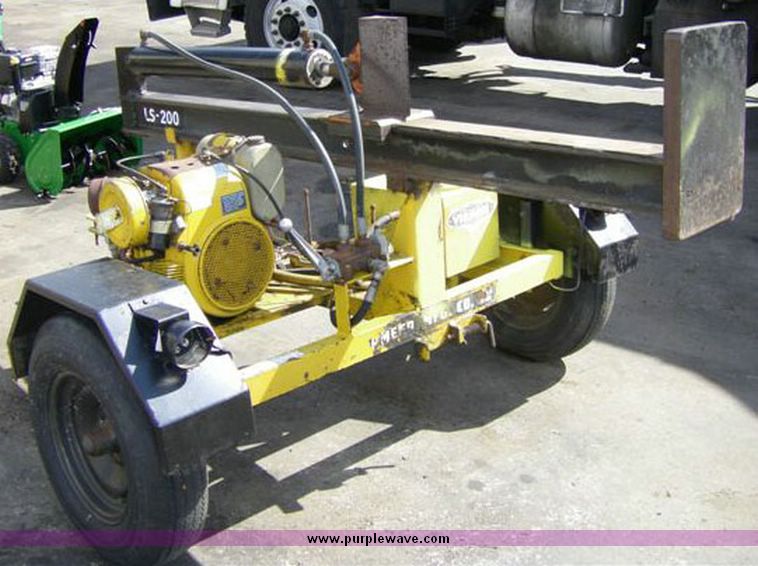 image for item 1006 Vermeer trailer-able log splitter