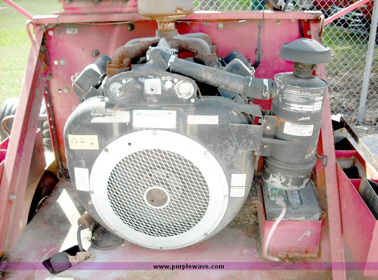 image for item 3816 2003 Giantvac Leafloader TM6500-HW municipal leaf vacuum