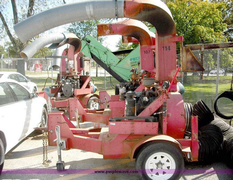 image for item 3816 2003 Giantvac Leafloader TM6500-HW municipal leaf vacuum