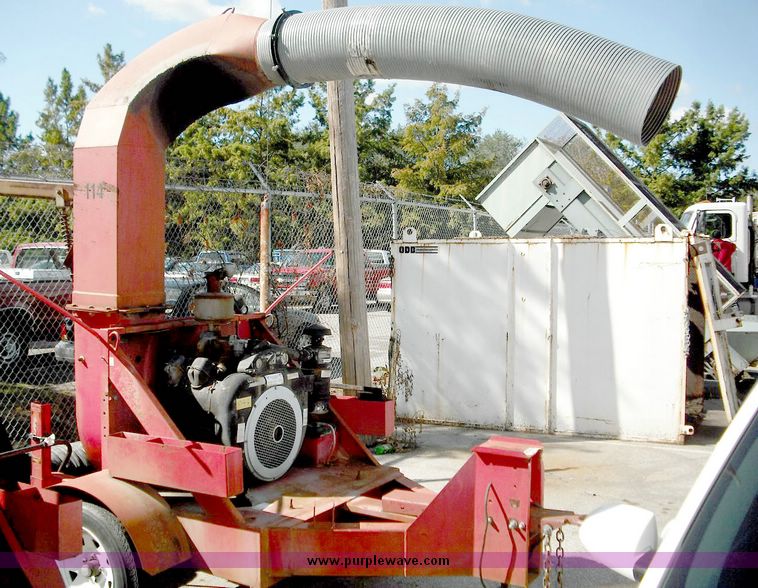 image for item 3816 2003 Giantvac Leafloader TM6500-HW municipal leaf vacuum