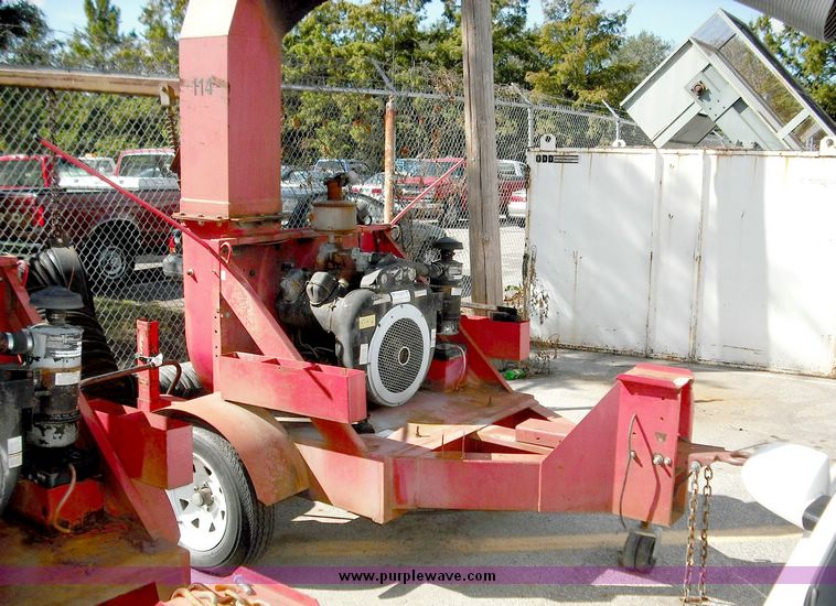 image for item 3816 2003 Giantvac Leafloader TM6500-HW municipal leaf vacuum