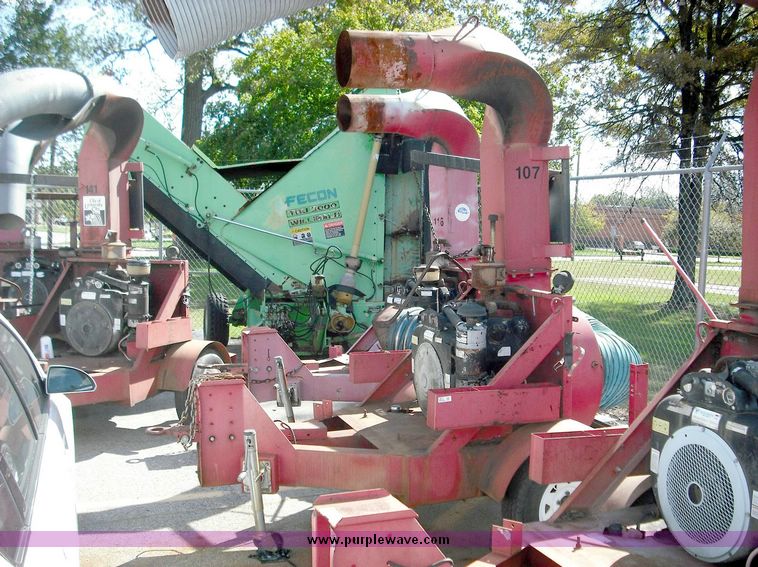 image for item 3817 2003 Giantvac Leafloader TM6500-HW municipal leaf vacuum