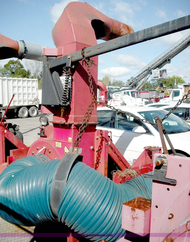 image for item 3817 2003 Giantvac Leafloader TM6500-HW municipal leaf vacuum