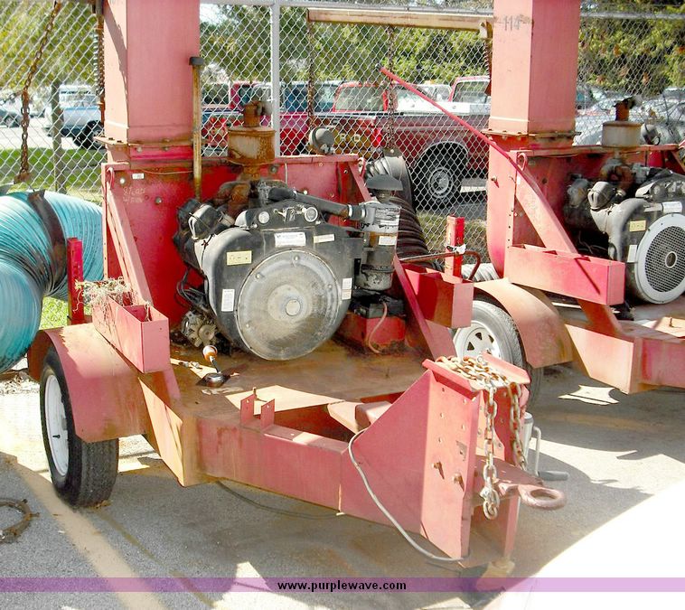 image for item 3817 2003 Giantvac Leafloader TM6500-HW municipal leaf vacuum