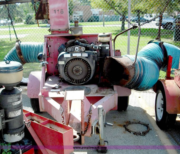 image for item 3818 2000 Giantvac Leafloader TM6500-HW municipal leaf vacuum