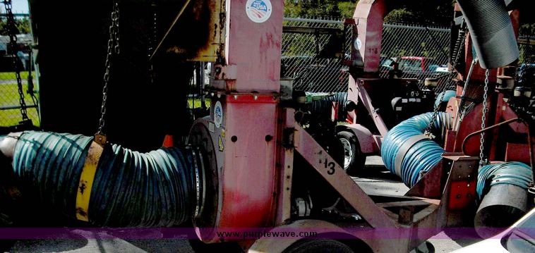 image for item 3819 1999 Giantvac Leafloader TM6500-HW municipal leaf vacuum