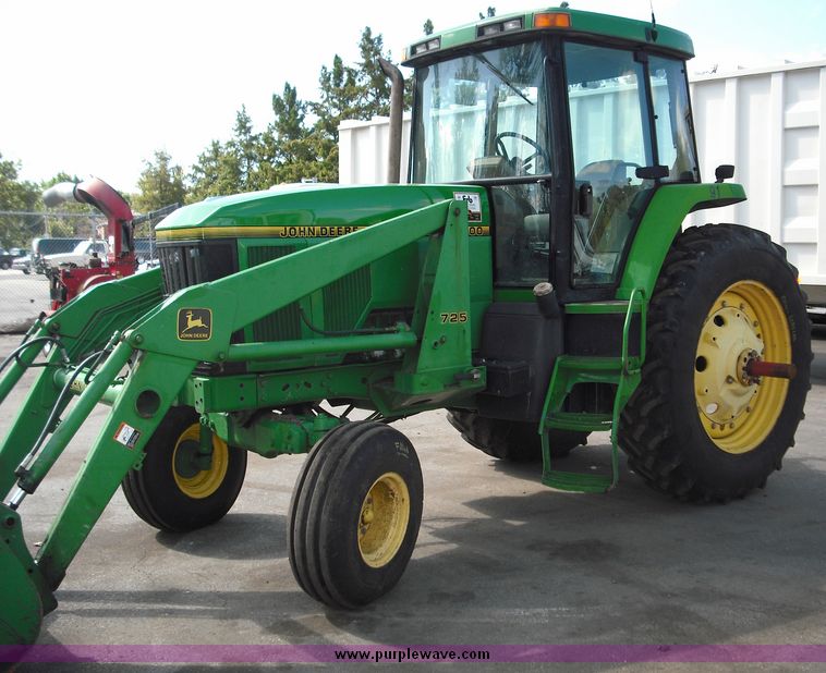 image for item 3820 1995 John Deere 7800 tractor with John Deere 725 loader