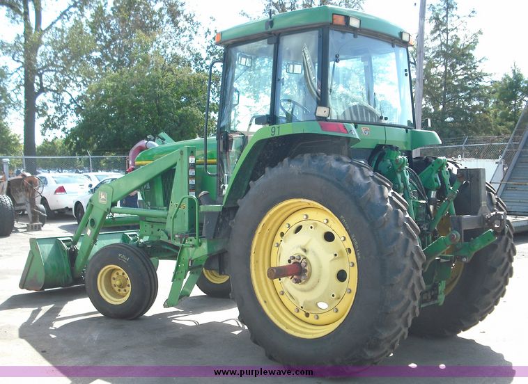 image for item 3820 1995 John Deere 7800 tractor with John Deere 725 loader