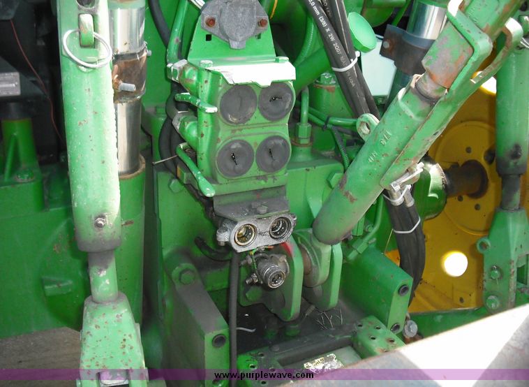 image for item 3820 1995 John Deere 7800 tractor with John Deere 725 loader