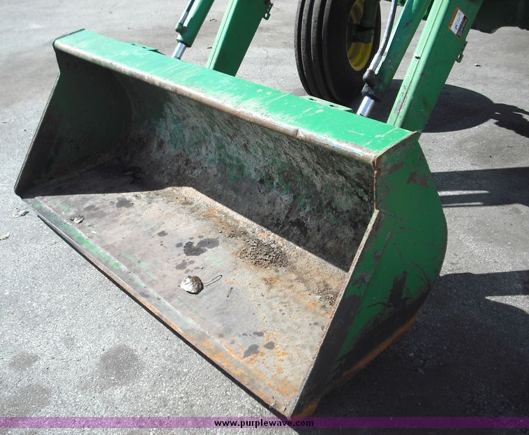 image for item 3820 1995 John Deere 7800 tractor with John Deere 725 loader