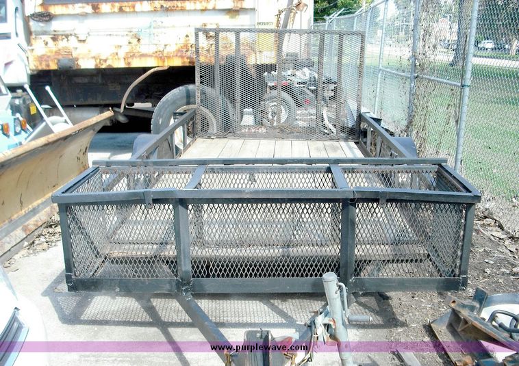 image for item 3823 1997 Midwest light duty utility trailer