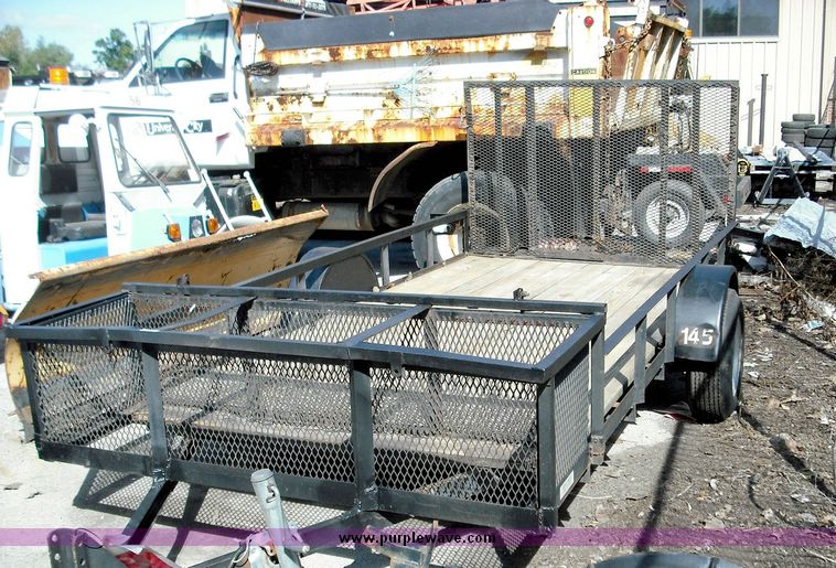 image for item 3823 1997 Midwest light duty utility trailer