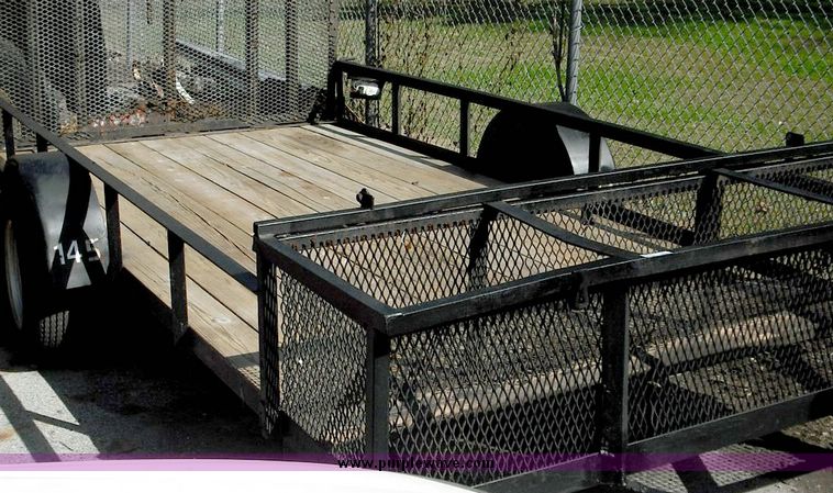 image for item 3823 1997 Midwest light duty utility trailer