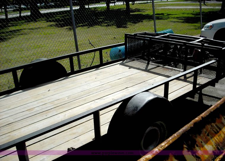 image for item 3823 1997 Midwest light duty utility trailer