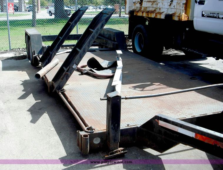 image for item 3825 1995 Diamond side loading trailer