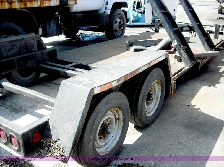 image for item 3825 1995 Diamond side loading trailer