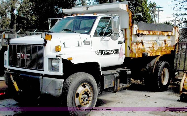 image for item 3826 2000 GMC C7500 dump truck with plow and spreader controls